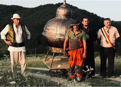 Văru’ Săndel și Alin Panc lansează comedia SF „Vasile și Naveta spațială”. Ce actori fac parte din distribuție