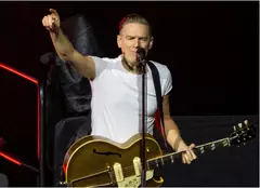 Concert Bryan Adams în România 2026: Data oficială și orașul unde va cânta starul rock în turneul „Roll With The Punches”