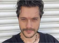 Cine este Alperen Duymaz, protagonistul serialului „Leyla” de la Pro TV. Detalii neștiute despre celebrul actor