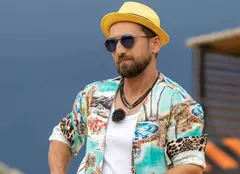 Dani Oțil recunoaște că o minte pe soția lui, Gabriela: „Îi zic că am o ședință”. Gestul neașteptat pe care îl face pe ascuns