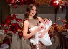 Emily Burghelea, primele imagini de la botezul Elisabetei: „Îmi bate inima mai tare!”. Detaliul neașteptat din spatele ținutei vedetei