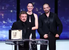 Cristian Mungiu a scris din nou istorie la Cannes! Discursul puternic de pe scenă după câștigarea Palme d'Or 2026