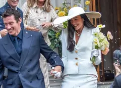 Dua Lipa s-a căsătorit! Ținuta ei de mireasă neconvențională a fost inspirată de o altă mireasă celebră