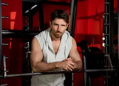 Cine este Eduard Trică, protagonistul din „Inimă sub acoperire”. A plecat la Los Angeles cu 624 de dolari