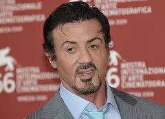 Sylvester Stallone își expune picturile în Franța