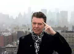 David Bowie a murit