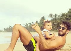 Aaron Diaz, sexy pe plajele din Puerto Rico
