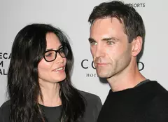 Courteney Cox se pregăteşte de nunta cu Johnny McDaid
