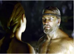 Beowulf (2007). Ray Winstone și Angelina Jolie într-o ecranizare epică a celui mai vechi poem englez