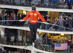 GALERIE: Nik Wallenda a doborât două noi recorduri mondiale la Chicago