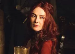 Carice Van Houten (Melisandre din „Urzeala…”) a devenit mamă
