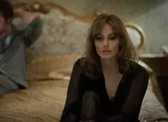A apărut trailerul oficial al filmului „By the Sea“