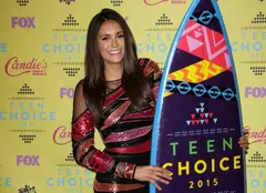 Nina Dobrev și-a luat adio de la „The Vampire Diaries” la Teen Choice Awards