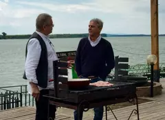 „Politică şi delicateţuri”, ca de la poet la... poet