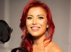 FOTO. Elena Gheorghe își dorește un 2017 liniștit, cu sănătate și clipe trăite frumos