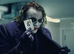 Recomandarea TVmania pentru seara de duminică, 21 ianuarie: „Cavalerul negru”, cu Christian Bale și Heath Ledger
