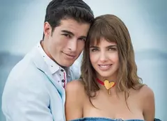 FOTO. Danilo Carrera și Michelle Renaud, protagoniștii telenovelei „Raze de lună”, sunt împreună