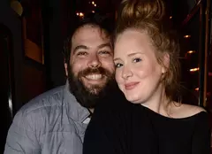 Adele și fostul soț locuiesc la o stradă distanță. Motivul pentru care Simon Konecki nu s-a îndepărtat de artistă