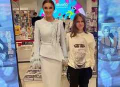 Anamaria Prodan, cu fiul ei și al lui Reghecampf la lansarea noilor ei cărți: „Noi nu plângem decât acasă”