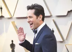 Paul Rudd este „cel mai sexy bărbat în viaţă”. „Vă anunț că voi profita la greu de asta. Îmi fac cărți de vizită”