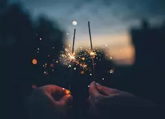Un cadou special pentru noaptea de Revelion: trandafiri criogenați