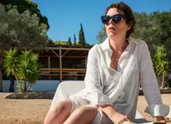 „Fiica ascunsă”, noua ecranizare după Elena Ferrante, „filmul anului” de la Netflix