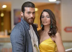 Demet Özdemir și Can Yaman, doriți de Disney Plus în același serial. Unul dintre ei a refuzat însă oferta