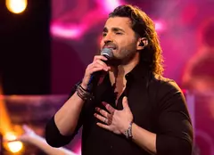 Pepe a publicat o nouă imagine cu fiul lui. Artistul radiază de fericire în timp ce-și ține micuțul în brațe