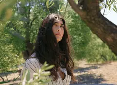 Tuba Büyüküstün, actrița din „Fiica ambasadorului”, joacă într-un serial de succes pe Netflix