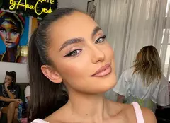 Alexia Eram, apariție de senzație într-un costum de baie minuscul. Reacția mamei ei, Andreea Esca
