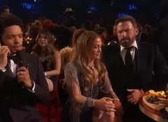 Gata cu luna de miere? Jennifer Lopez s-a răstit în văzul lumii la Ben Affleck la gala Premiilor Grammy. Nu e prima dată când e prinsă în offside!