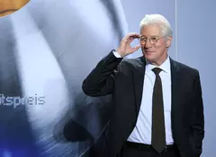 Richard Gere revine la televiziune, cu rolul din serialul „The Agency”. Ce știm până acum despre noua producție