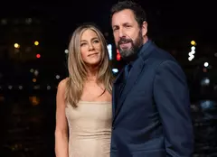 Cu ce porecle se alintă Jennifer Aniston și Adam Sandler. Ce au spus despre scenele de acțiune din Vacanță criminală 2
