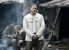 Filme la TV azi, 25 martie: „King Arthur: Legenda sabiei”, „Spionii din vecini”, „Născuți asasini”, „Jackass pentru totdeauna”