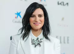 Laura Pausini și Paolo Carta s-au căsătorit, după 18 ani de relație. Primele imagini de la nuntă