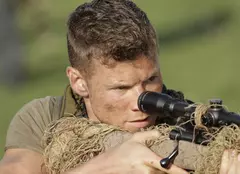 Filme la TV azi, 16 mai: „Lunetistul: Moștenirea”, „Toţi oamenii regelui”, „Răfuială dincolo de moarte”, „Rambo I”
