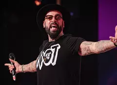 CRBL nu a putut sta departe de România. După ani întregi petrecuți în Spania, artistul e din nou acasă. Ce surpriză pregătește fanilor