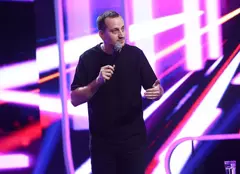 Cine este Mane Voicu de la Asia Express, Drumul Zeilor. A debutat în comedie încă din adolescență și a împărțit scena cu Bordea