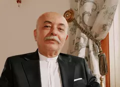 De ce a ieșit actorul Settar Tanrıöğen din serialul „O dragoste”. Cine l-a înlocuit pe interpretul lui Abdullah Ünal