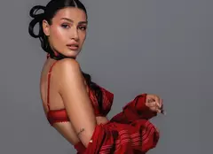 Alina Eremia revine pe marele ecran. Artista joacă alături de Lora într-o comedie romantică. Când va avea loc premiera