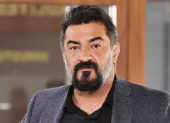 Celil Nalçakan, în conflict cu presa din Turcia. Actorul din „Totul pentru familia mea” își caută dreptatea în instanță