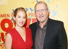 Christina Applegate, revedere emoționantă cu Ed O'Neill, cel care i-a fost tată în „Familia Bundy”: „Dacă nu vă place nimic la mine e vina lui!”