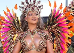 Rihanna, într-o ținută incendiară, la Festivalul Crop Over. Cum arată acum, după două nașteri