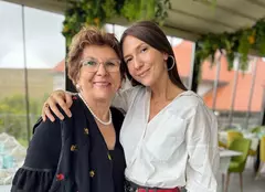 Adela Popescu și mama ei s-au aniversat împreună. Imagini superbe de la evenimentul în familie
