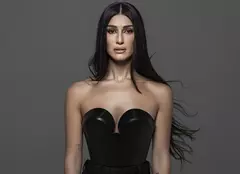Alina Eremia a revenit din vacanță cu forțe proaspete. Artista a lansat o melodie cu un videoclip spectaculos