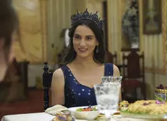 „Aziz”, episodul din 20 ianuarie 2025. Imane Elbani, soția actorului Murat Yıldırım, își face apariția în rolul Prințesei Fevziye