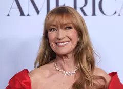 Timpul s-a oprit în loc pentru Jane Seymour. Cum reușește să aibă un aer tineresc la 74 de ani
