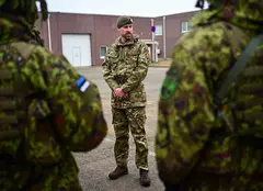 Prințul William, în uniformă militară în Estonia. A inspectat forțele britanice la granița cu Rusia