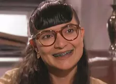 Actrița din „Betty cea urâtă” s-a transformat într-o frumusețe răvășitoare. Fanii nu o mai recunosc!