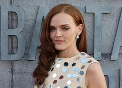 Cine este Madeline Brewer, actrița din „You” și „Povestea slujitoarei”. De ce a fost criticată pentru rolul din serialul cu Penn Badgley